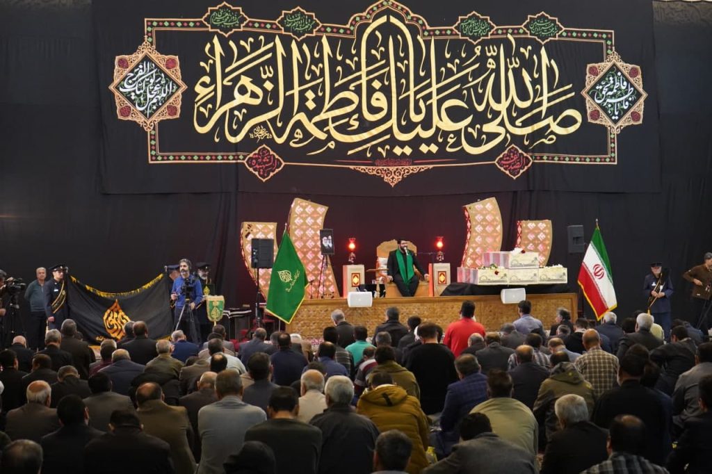photo 2023 12 16 22 29 46 2 1024x682 - مراسم سوگواری شب شهادت حضرت فاطمه زهرا سلام الله علیها در حرم مطهر/ آیین وداع با پیکرهای مطهر چهار شهید گمنام دوران دفاع مقدس