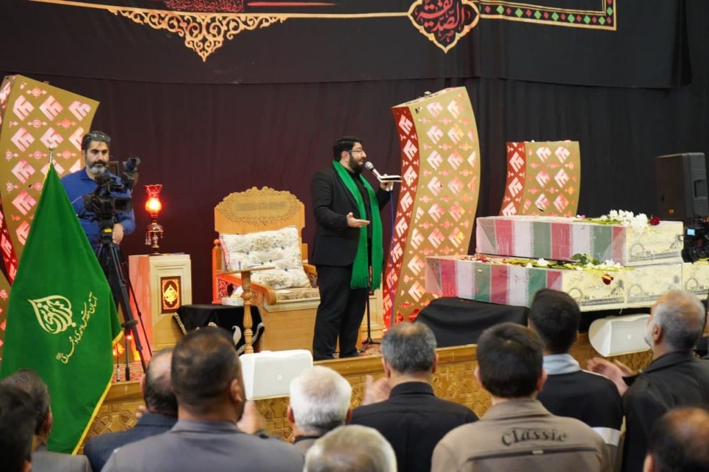 photo 2023 12 16 22 29 50 1024x682 - مراسم سوگواری شب شهادت حضرت فاطمه زهرا سلام الله علیها در حرم مطهر/ آیین وداع با پیکرهای مطهر چهار شهید گمنام دوران دفاع مقدس