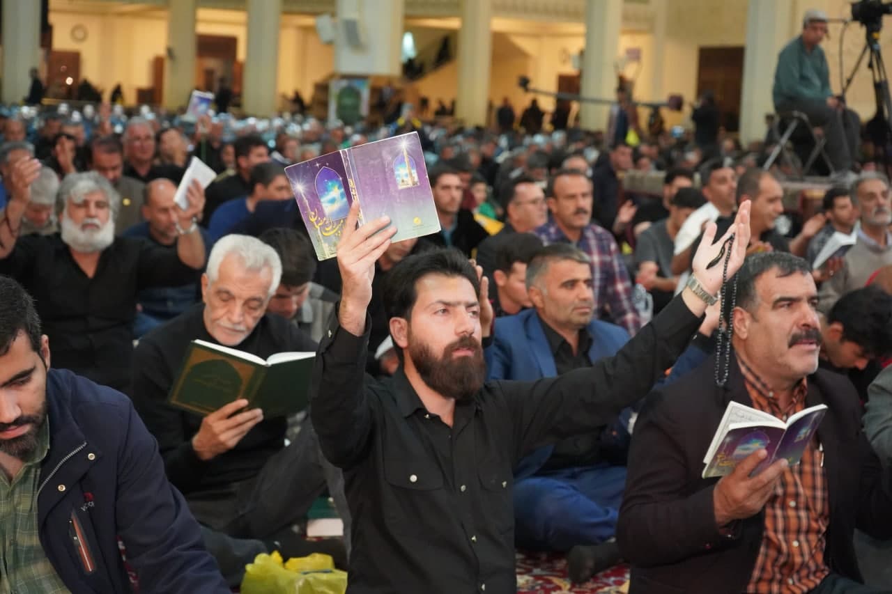 photo 2024 04 01 00 51 31 - تصاویر/ دومین شب قدر در حرم مطهر حضرت احمد بن موسی الکاظم علیه السلام