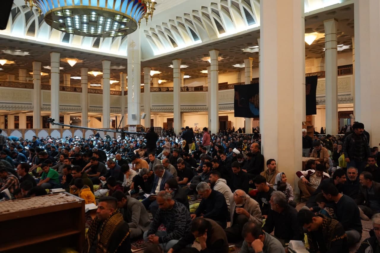 photo 2024 04 01 00 51 32 - تصاویر/ دومین شب قدر در حرم مطهر حضرت احمد بن موسی الکاظم علیه السلام