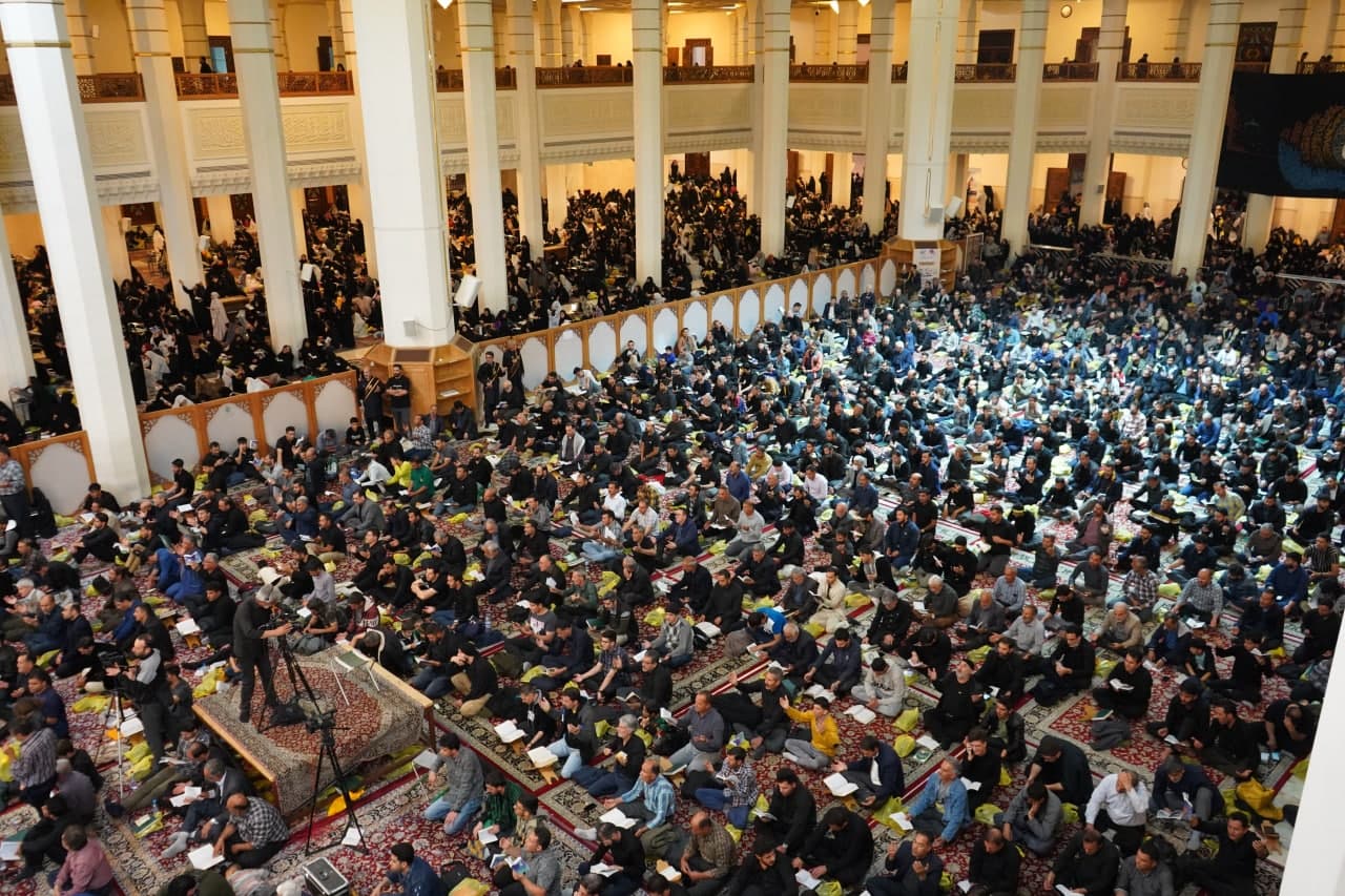 photo 2024 04 01 00 51 33 2 - تصاویر/ دومین شب قدر در حرم مطهر حضرت احمد بن موسی الکاظم علیه السلام