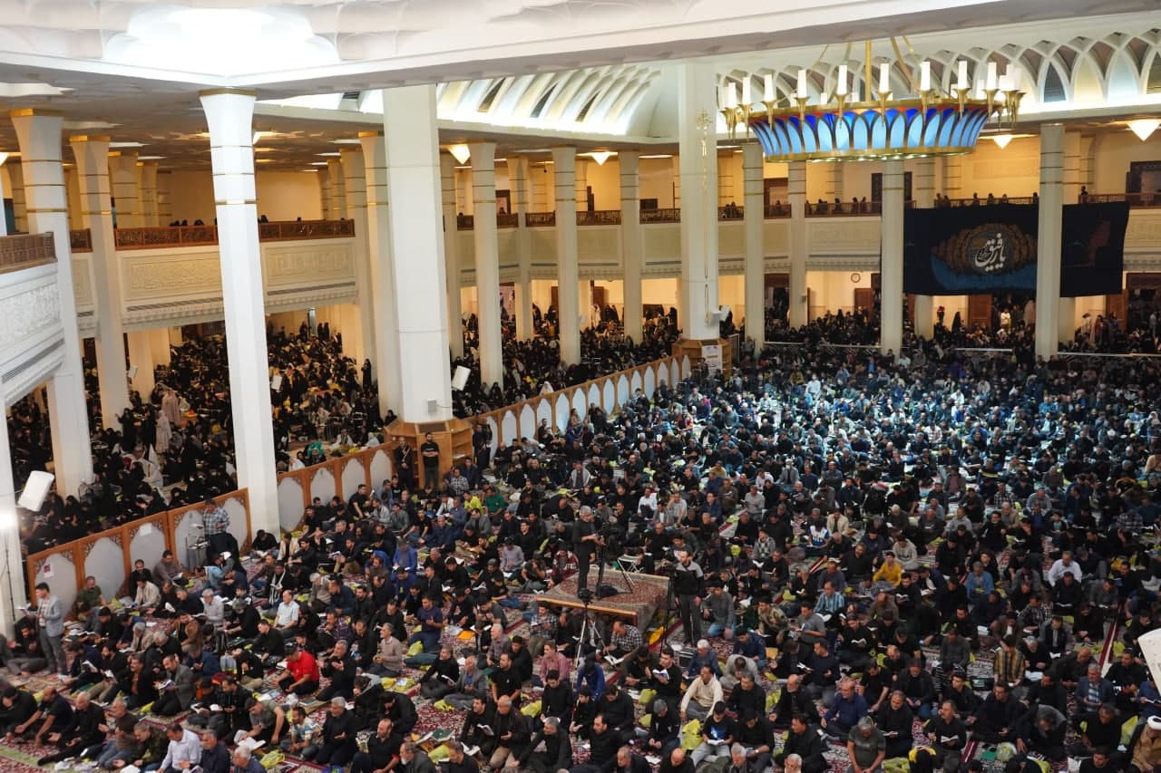 photo 2024 04 01 00 51 33 - تصاویر/ دومین شب قدر در حرم مطهر حضرت احمد بن موسی الکاظم علیه السلام