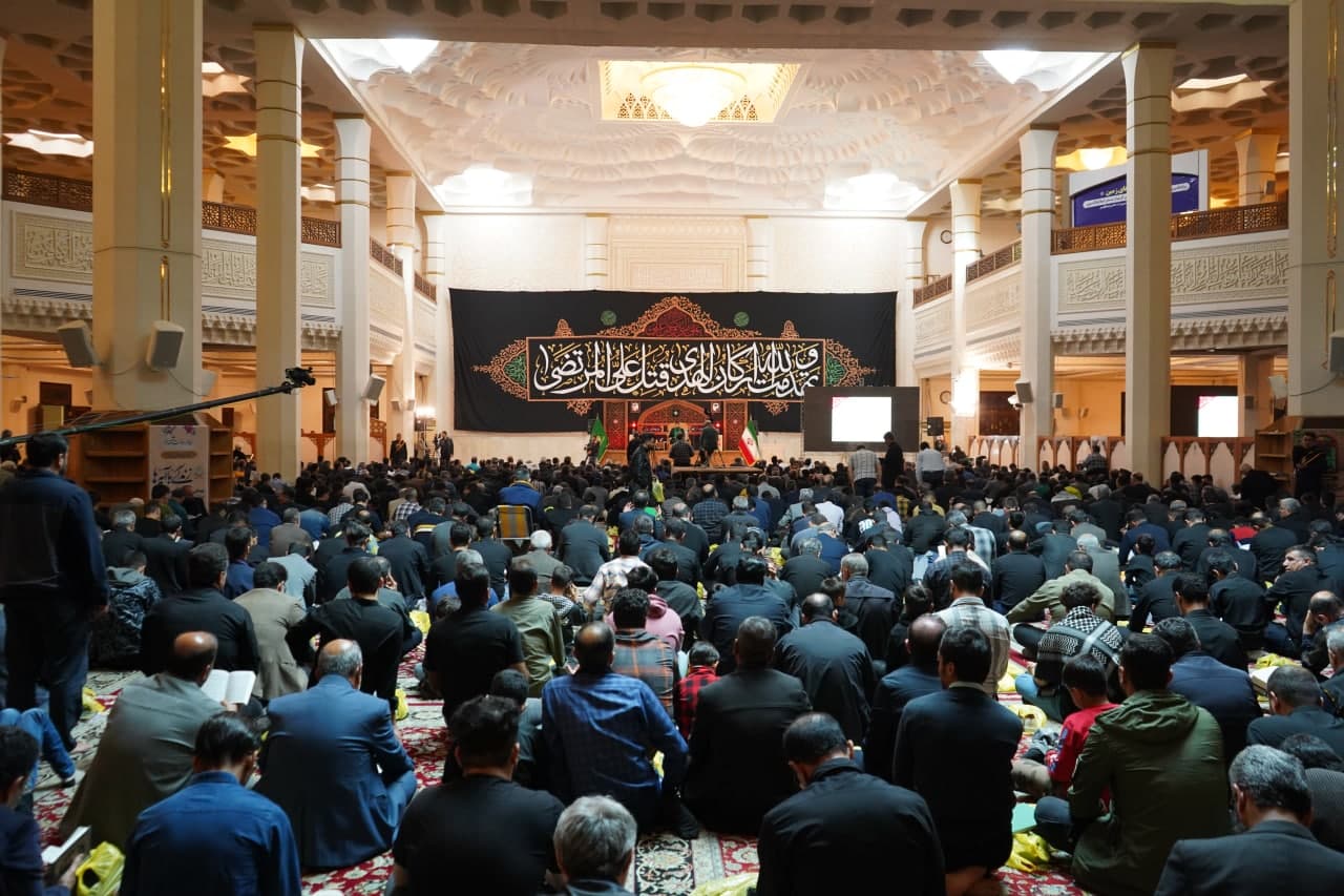photo 2024 04 01 00 51 35 2 - تصاویر/ دومین شب قدر در حرم مطهر حضرت احمد بن موسی الکاظم علیه السلام