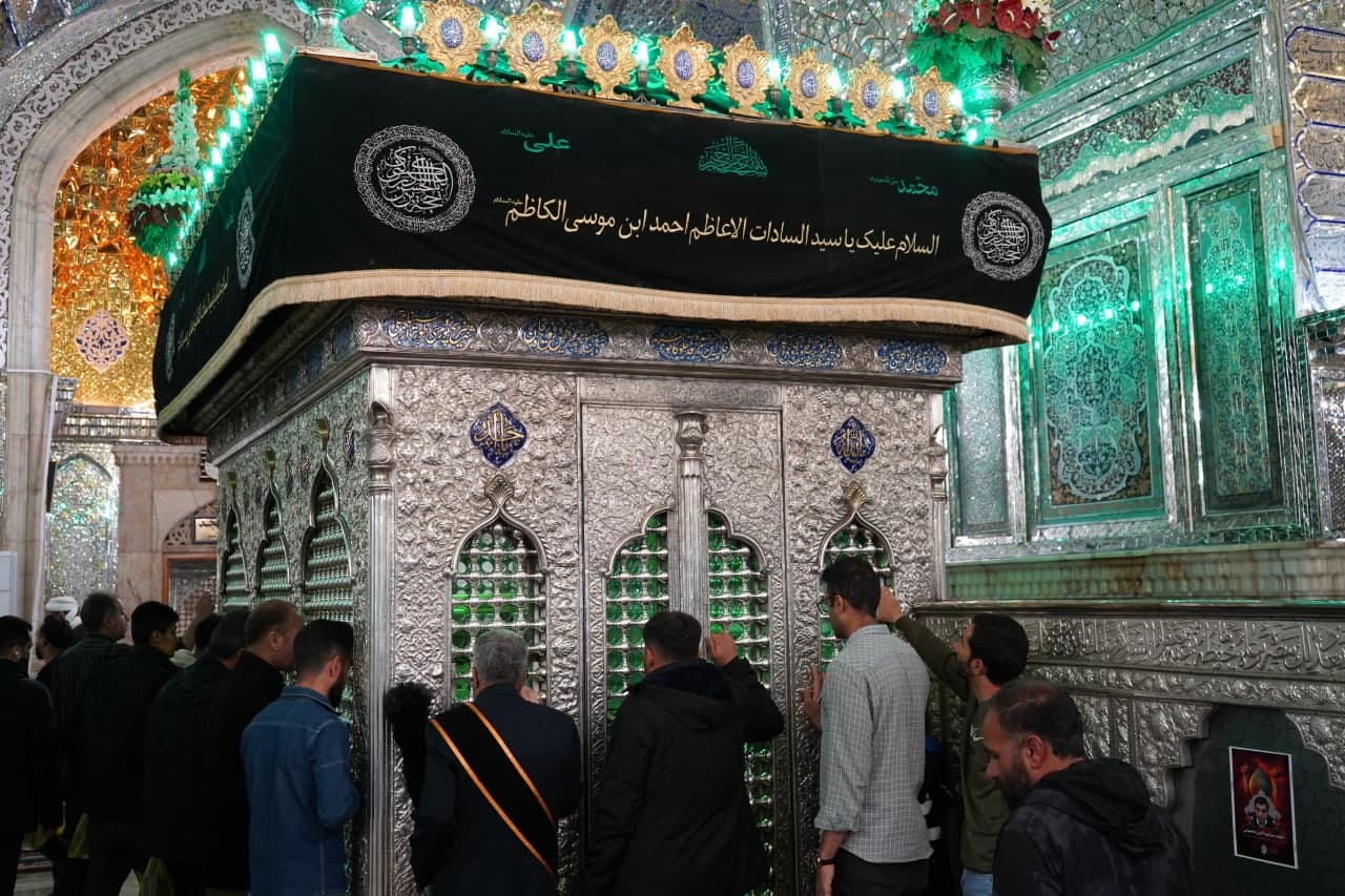 photo 2024 04 01 00 51 38 2 - تصاویر/ دومین شب قدر در حرم مطهر حضرت احمد بن موسی الکاظم علیه السلام