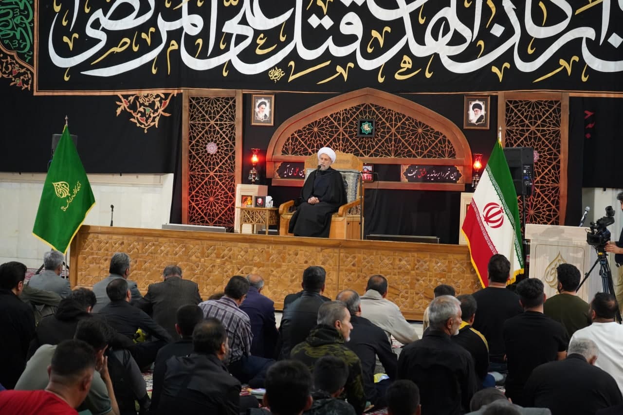 photo 2024 04 01 00 51 41 3 - تصاویر/ دومین شب قدر در حرم مطهر حضرت احمد بن موسی الکاظم علیه السلام