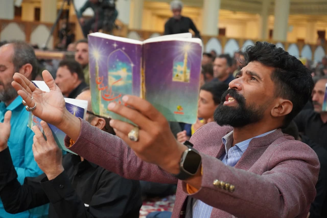 photo 2024 04 01 00 51 42 2 - تصاویر/ دومین شب قدر در حرم مطهر حضرت احمد بن موسی الکاظم علیه السلام