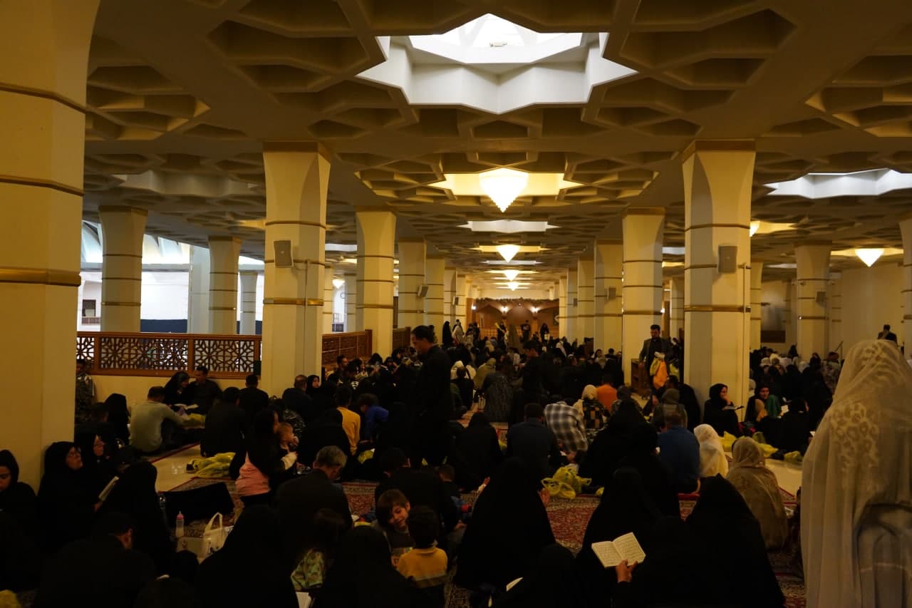 photo 2024 04 01 00 51 44 - تصاویر/ دومین شب قدر در حرم مطهر حضرت احمد بن موسی الکاظم علیه السلام