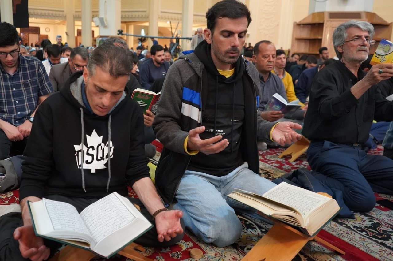 photo 2024 04 01 00 51 46 - تصاویر/ دومین شب قدر در حرم مطهر حضرت احمد بن موسی الکاظم علیه السلام