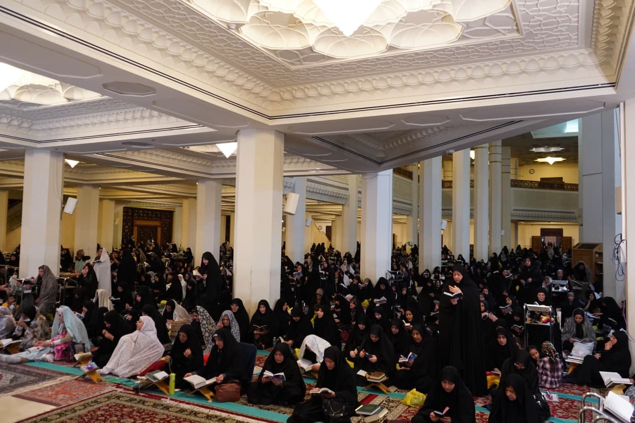 photo 2024 04 01 00 51 51 2 - تصاویر/ دومین شب قدر در حرم مطهر حضرت احمد بن موسی الکاظم علیه السلام