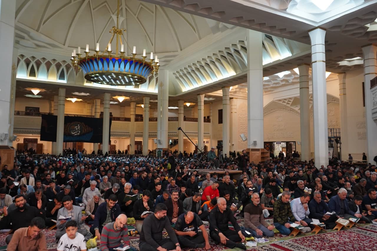 photo 2024 04 01 00 51 51 - تصاویر/ دومین شب قدر در حرم مطهر حضرت احمد بن موسی الکاظم علیه السلام