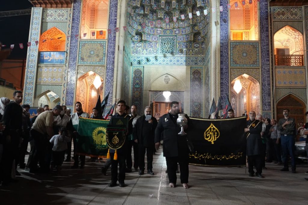 photo 2024 09 04 21 34 02 1024x682 - 📸 تصاویر/ مراسم شام غریبان ولی نعمتمان امام هشتم در حرم برادر حضرت شاهچراغ علیهم‌السلام