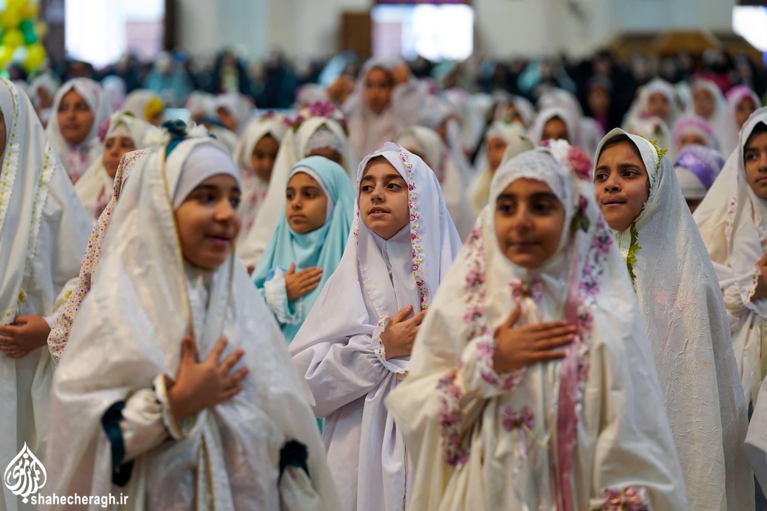 FAE03120 - تصاویر 1 | جشن بزرگ «روزه اولی‌ها»، در حرم مطهر حضرت شاهچراغ علیه السلام
