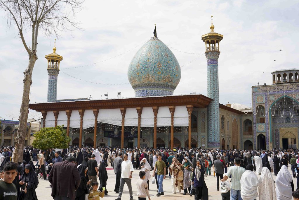 astanahmadi 11 2 1024x683 - نوروز علوی 1404 در حرم مطهر حضرت احمد بن موسی الکاظم شاهچراغ علیه‌السلام