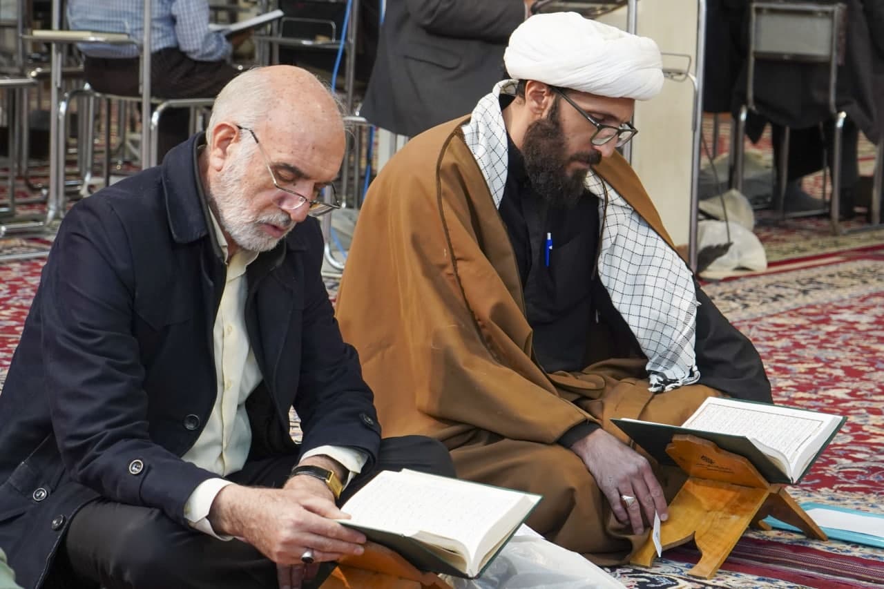photo 2025 03 11 16 18 17 - محفل جزخوانی روز دهم ماه مبارک رمضان در حرم مطهر حضرت شاهچراغ علیه السلام
