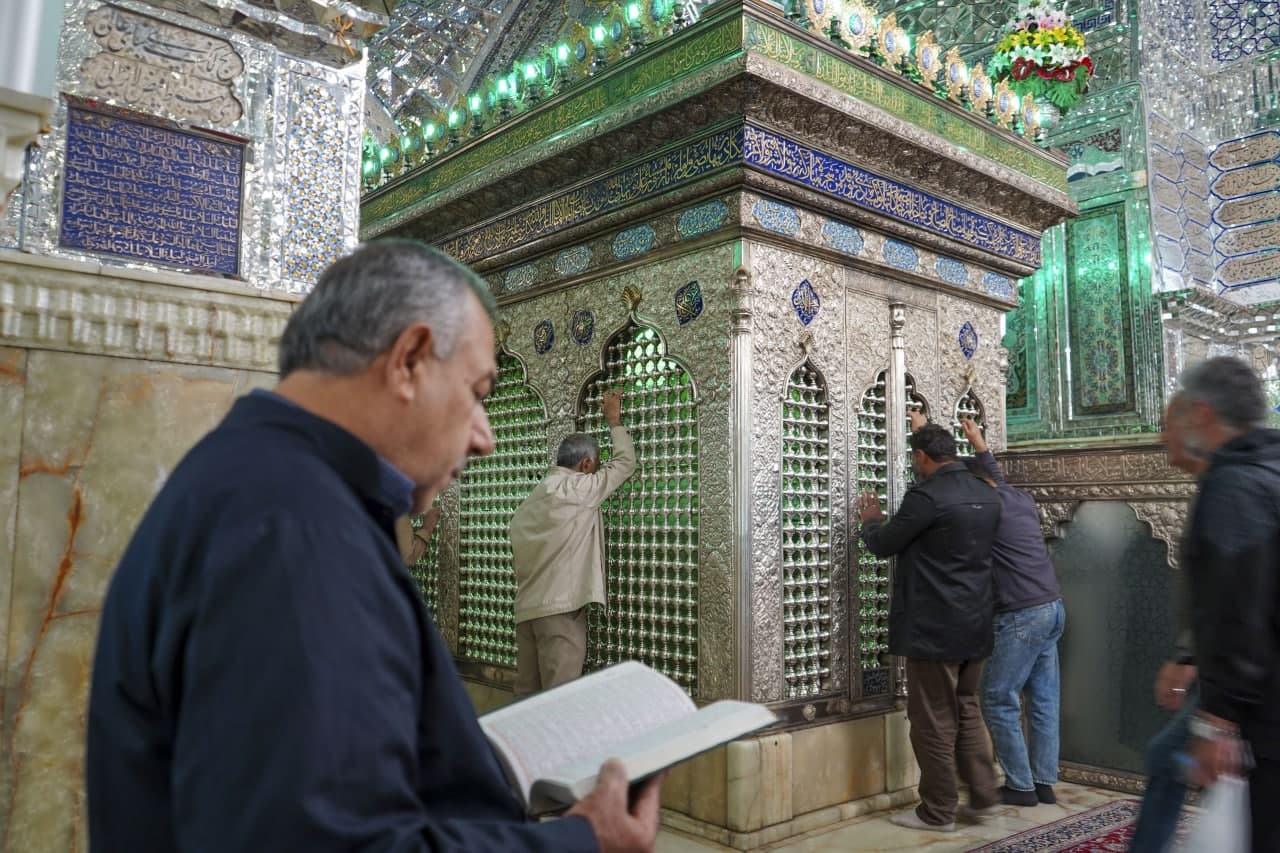 photo 2025 03 11 16 18 23 - محفل جزخوانی روز دهم ماه مبارک رمضان در حرم مطهر حضرت شاهچراغ علیه السلام