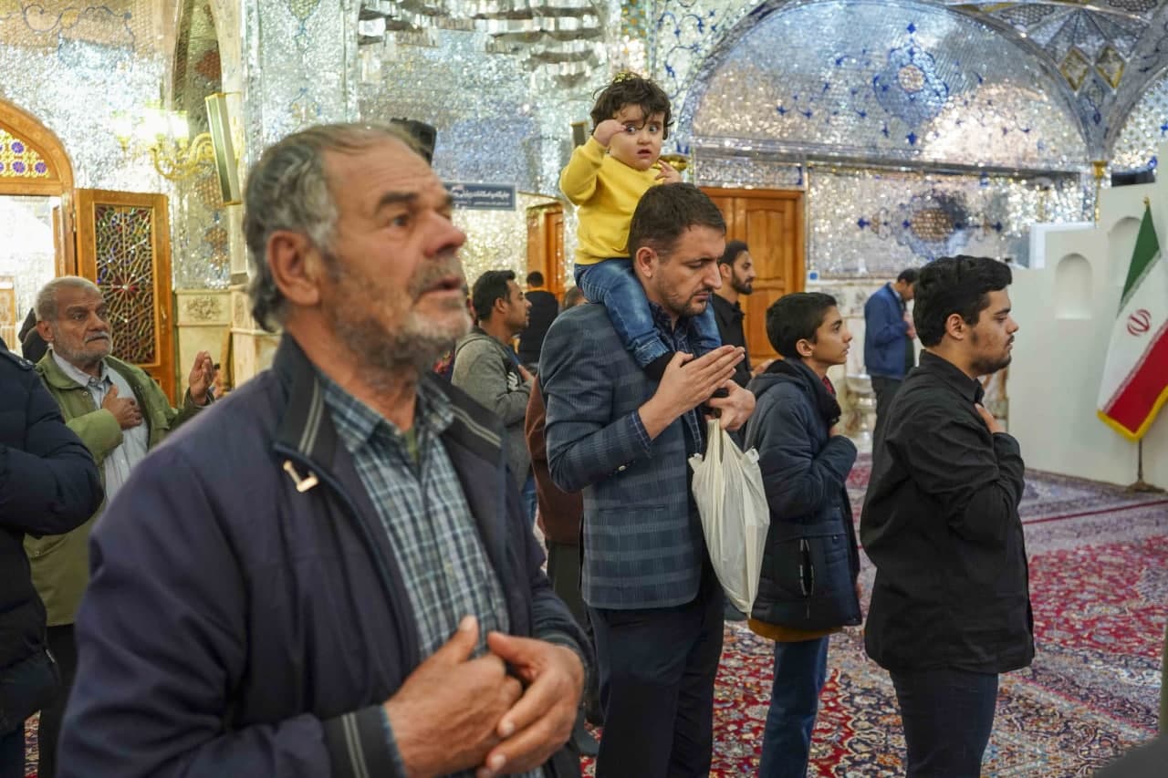 photo 2025 03 12 15 04 14 1 - مراسم سوگواری شام وفات حضرت خدیجه سلام الله علیها در حرم مطهر حضرت شاهچراغ علیه السلام