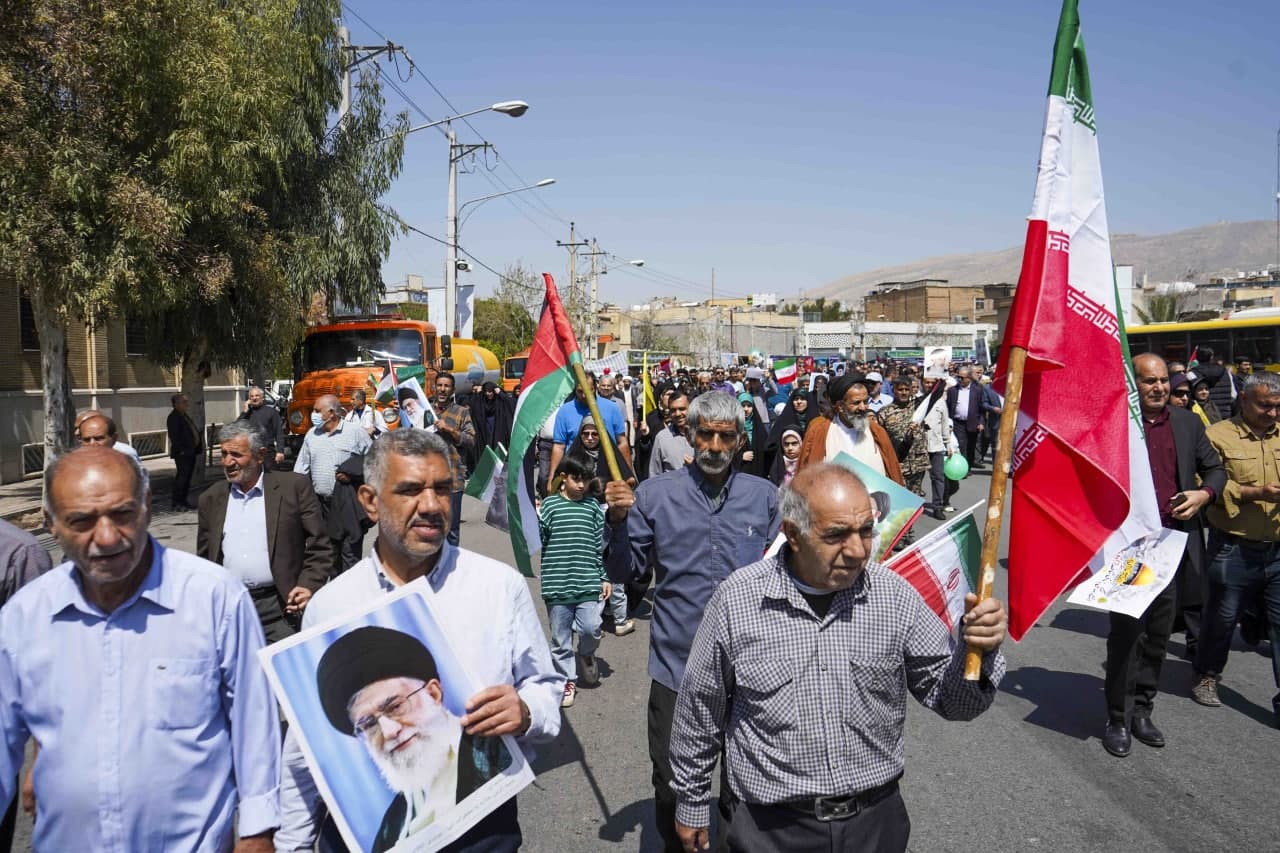 photo 2025 03 28 13 36 16 2 - راهپیمایی روز جهانی قدس در سومین حرم اهل‌بیت علیهم السلام
