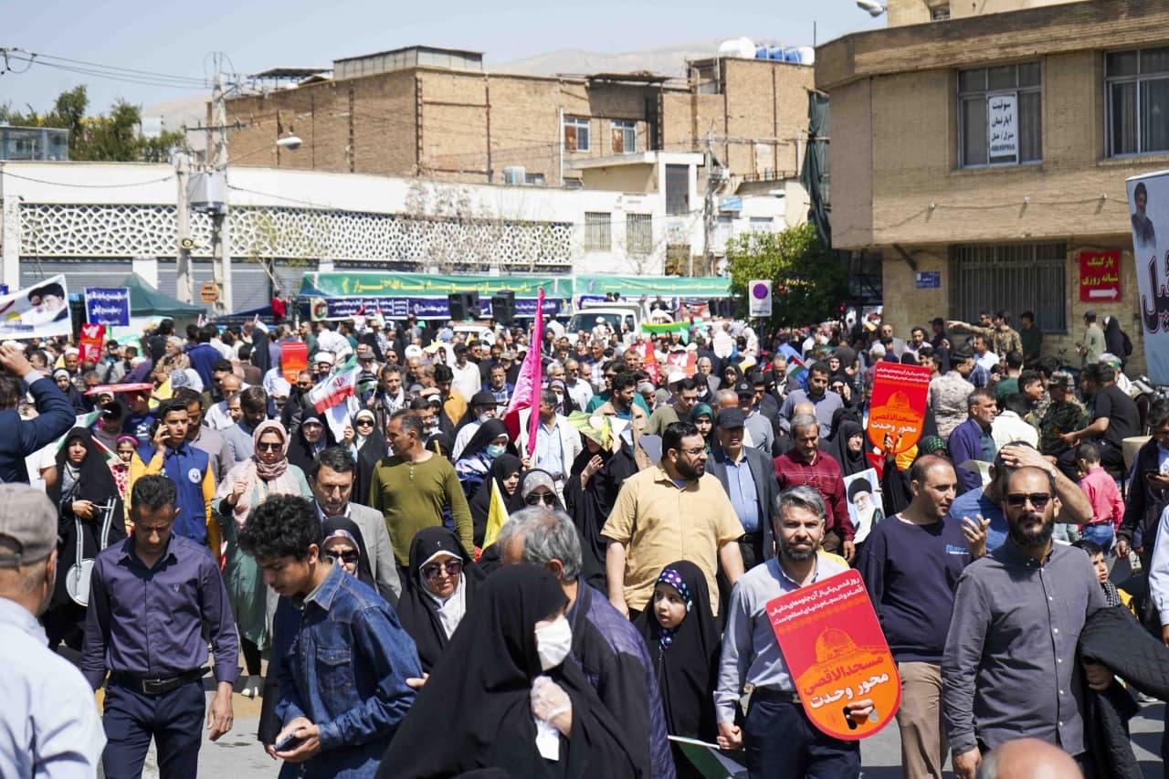 photo 2025 03 28 13 36 17 2 - راهپیمایی روز جهانی قدس در سومین حرم اهل‌بیت علیهم السلام