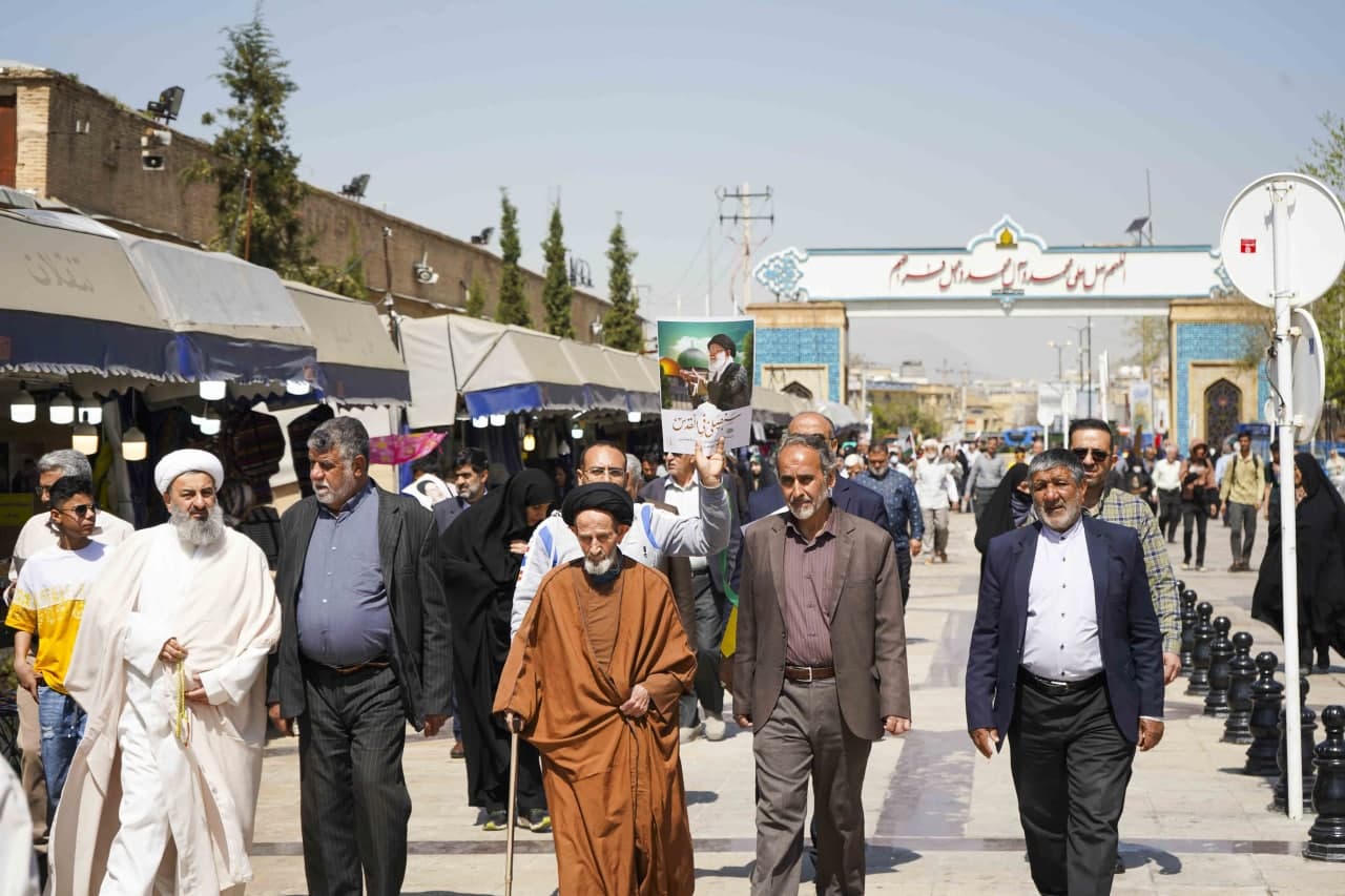 photo 2025 03 28 13 36 20 2 - راهپیمایی روز جهانی قدس در سومین حرم اهل‌بیت علیهم السلام