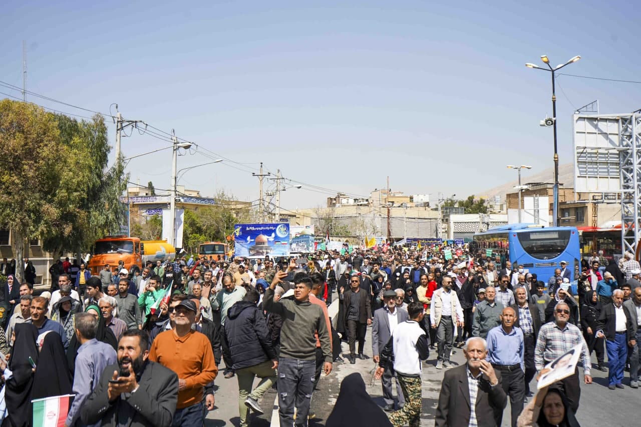 photo 2025 03 28 13 36 26 - راهپیمایی روز جهانی قدس در سومین حرم اهل‌بیت علیهم السلام