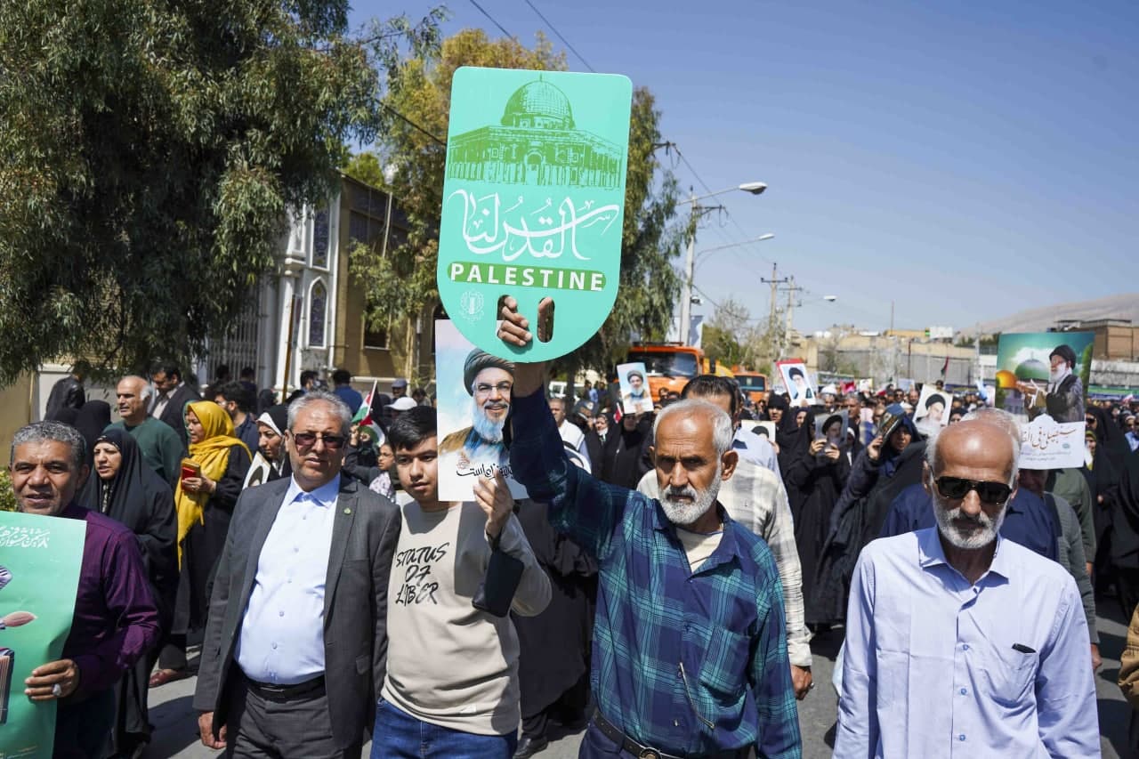 photo 2025 03 28 13 36 31 2 - راهپیمایی روز جهانی قدس در سومین حرم اهل‌بیت علیهم السلام