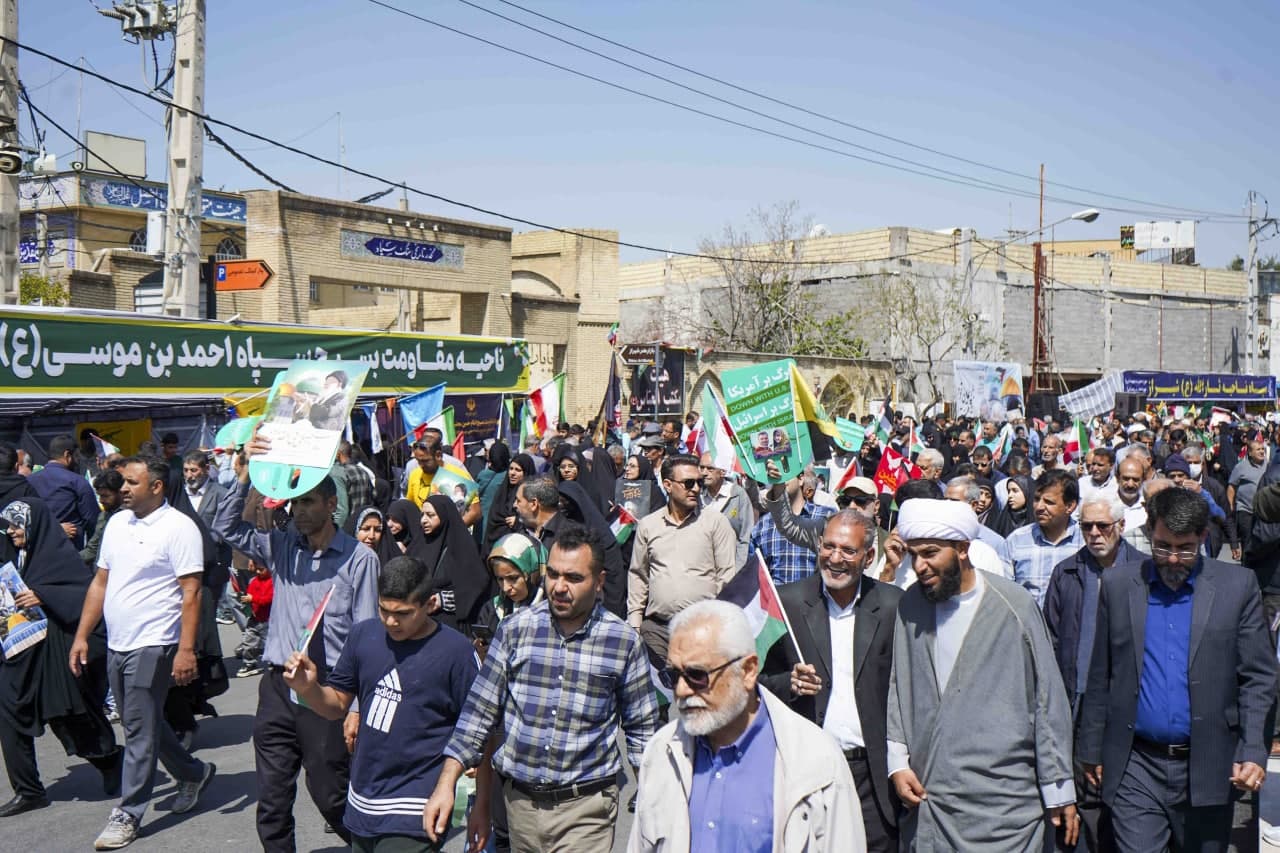 photo 2025 03 28 13 36 32 2 - راهپیمایی روز جهانی قدس در سومین حرم اهل‌بیت علیهم السلام