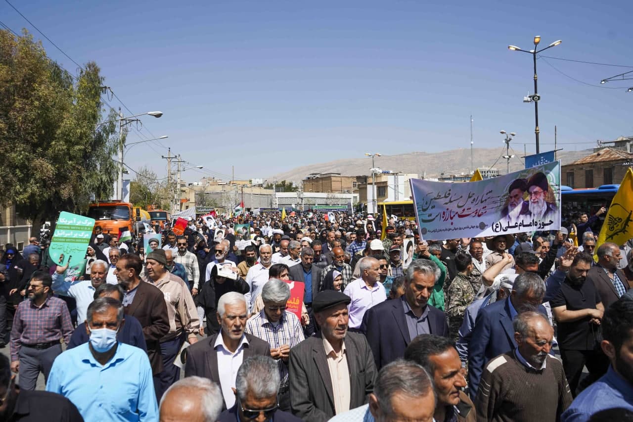 photo 2025 03 28 13 36 37 - راهپیمایی روز جهانی قدس در سومین حرم اهل‌بیت علیهم السلام