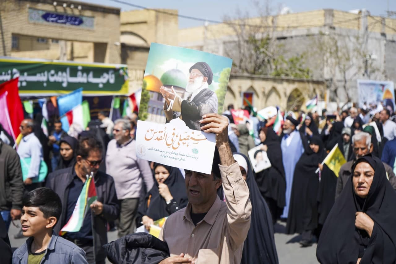 photo 2025 03 28 13 36 38 - راهپیمایی روز جهانی قدس در سومین حرم اهل‌بیت علیهم السلام