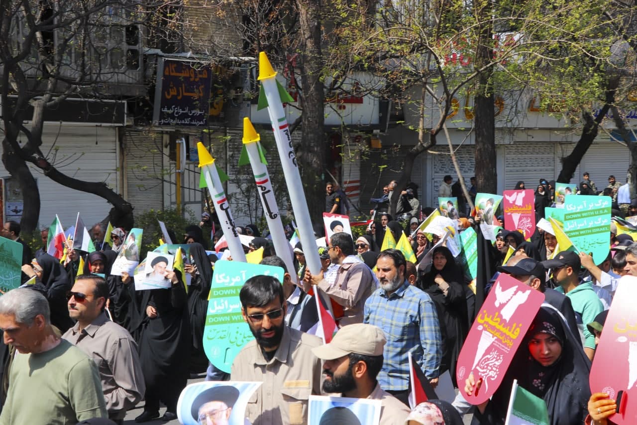 راهپیمایی روز جهانی قدس در سومین حرم اهلبیت علیهم السلام photo 2025 03 28 13 36 48 - راهپیمایی روز جهانی قدس در سومین حرم اهلبیت علیهم السلام