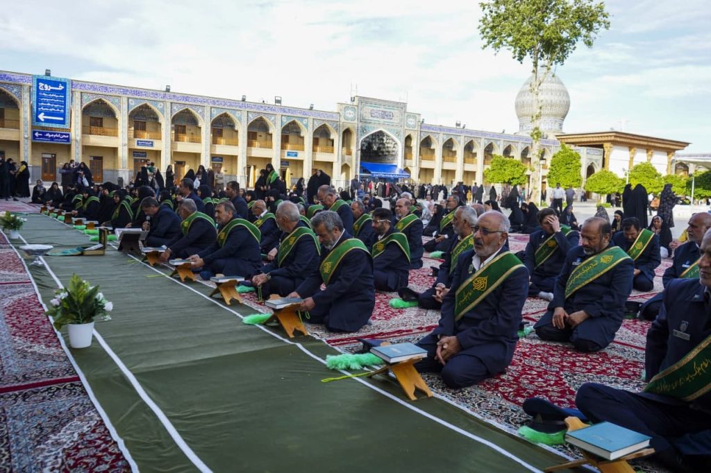 photo 2025 04 17 17 56 12 1024x682 - ویژه برنامه هفتگی | عرض ارادت خدام آستان مقدس احمدی و محمدی علیهماالسلام به حضرت شاهچراغ علیه السلام