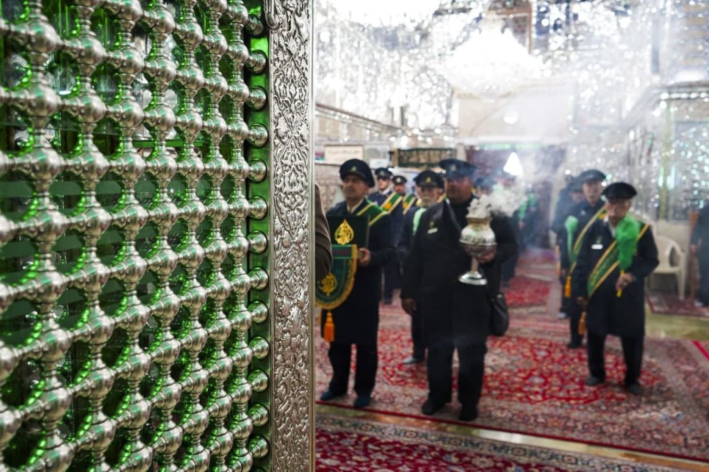 photo 2025 04 17 17 56 13 1024x682 - ویژه برنامه هفتگی | عرض ارادت خدام آستان مقدس احمدی و محمدی علیهماالسلام به حضرت شاهچراغ علیه السلام