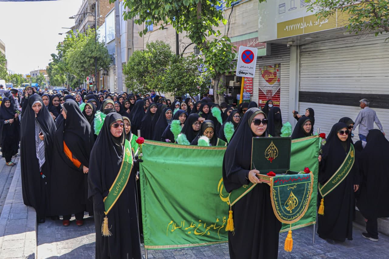 photo 2025 04 29 11 58 45 - مراسم شادپیمایی و جشن میلاد حضرت فاطمه معصومه (ع) و گرامیداشت روز دختر در حرم مطهر حضرت شاهچراغ (ع)