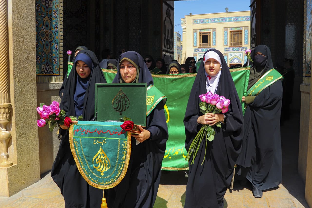 photo 2025 04 29 11 58 55 - مراسم شادپیمایی و جشن میلاد حضرت فاطمه معصومه (ع) و گرامیداشت روز دختر در حرم مطهر حضرت شاهچراغ (ع)