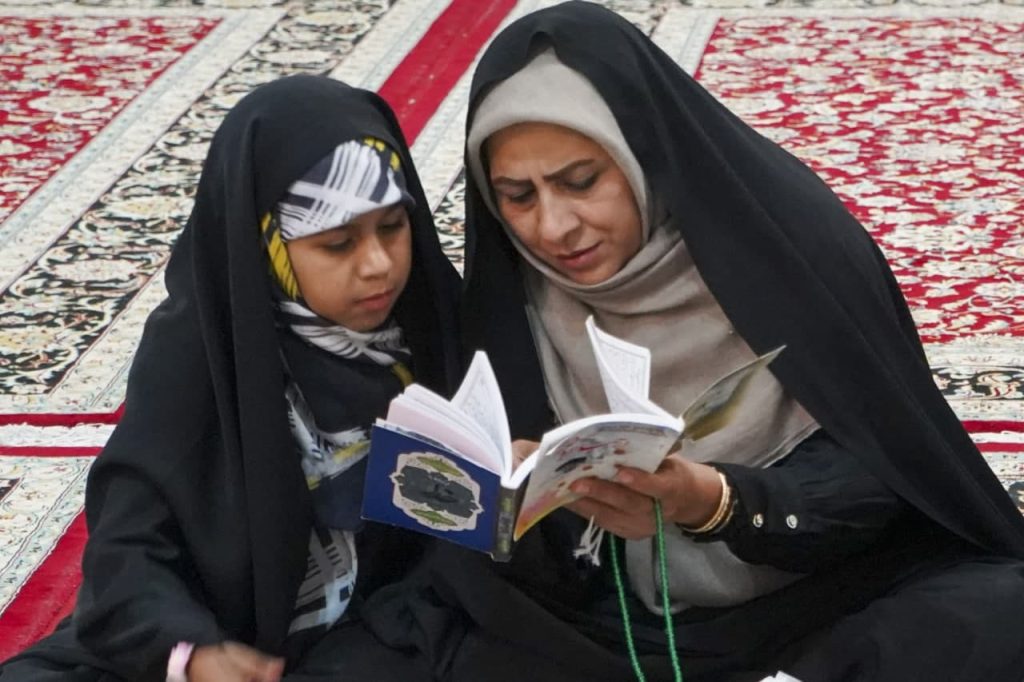 photo 2025 04 29 21 17 46 1024x682 - مراسم جشن شام ولادت باسعادت حضرت معصومه سلام الله علیها در حرم مطهر حضرت شاهچراغ علیه السلام