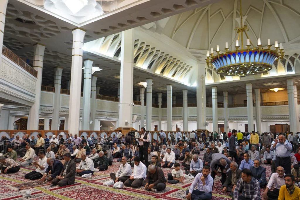 photo 2025 04 29 21 17 52 1024x682 - مراسم جشن شام ولادت باسعادت حضرت معصومه سلام الله علیها در حرم مطهر حضرت شاهچراغ علیه السلام