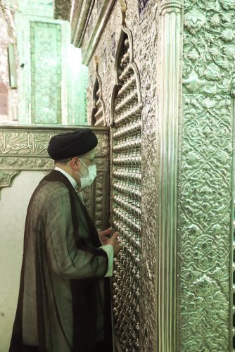 163422041746428100 - تصاویر | حضور شهید آیت‌الله رئیسی در حرم مطهر حضرت شاهچراغ علیه‌السلام
