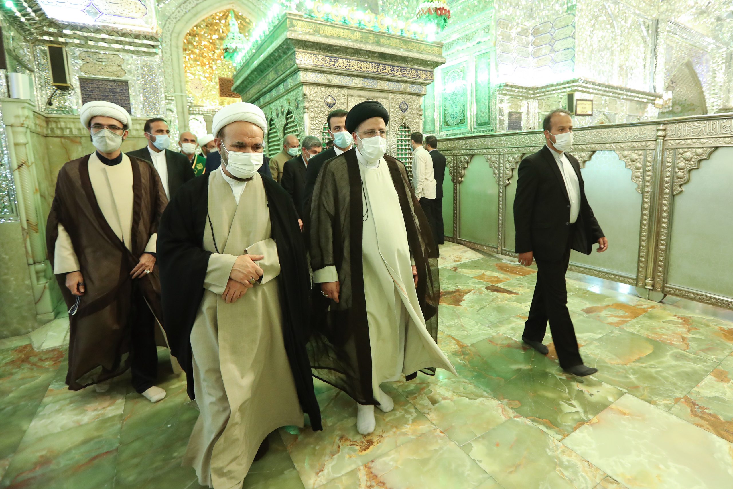 تصاویر با کیفیت حضور شهید آیتالله رئیسی در حرم مطهر حضرت شاهچراغ علیهالسلام 163422042041967100 1 scaled - تصاویر با کیفیت حضور شهید آیتالله رئیسی در حرم مطهر حضرت شاهچراغ علیهالسلام