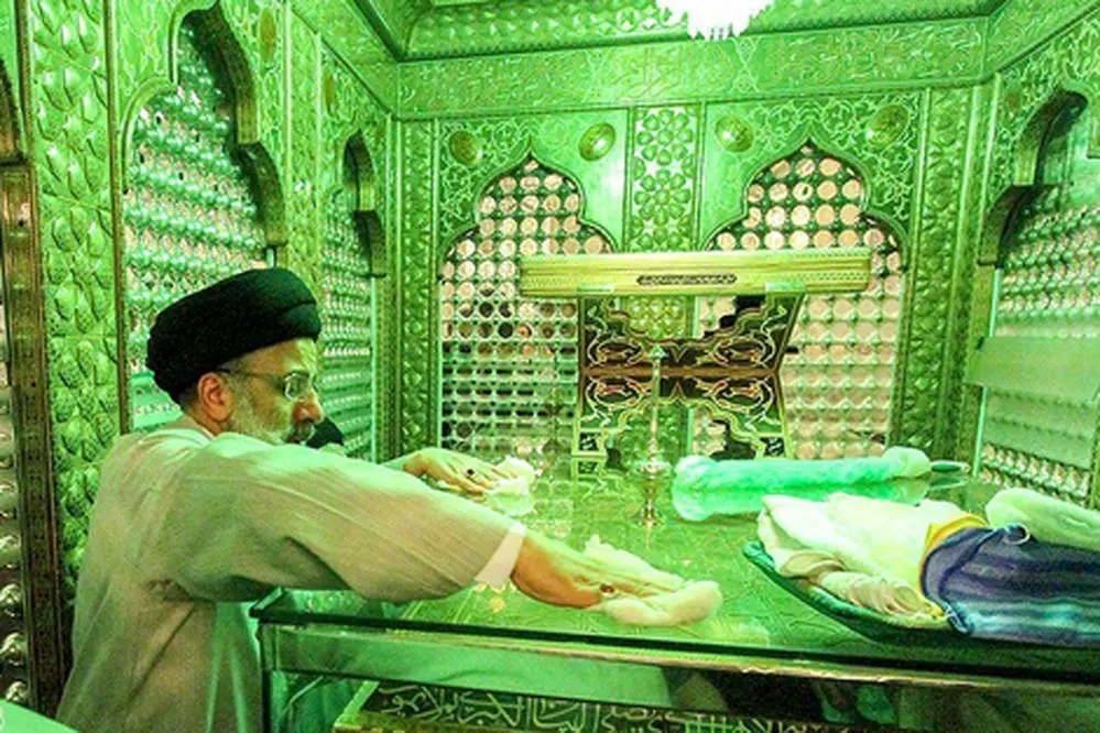 NGYxZjY0زسشA5x4 - تصاویر | حضور شهید آیت‌الله رئیسی در حرم مطهر حضرت شاهچراغ علیه‌السلام