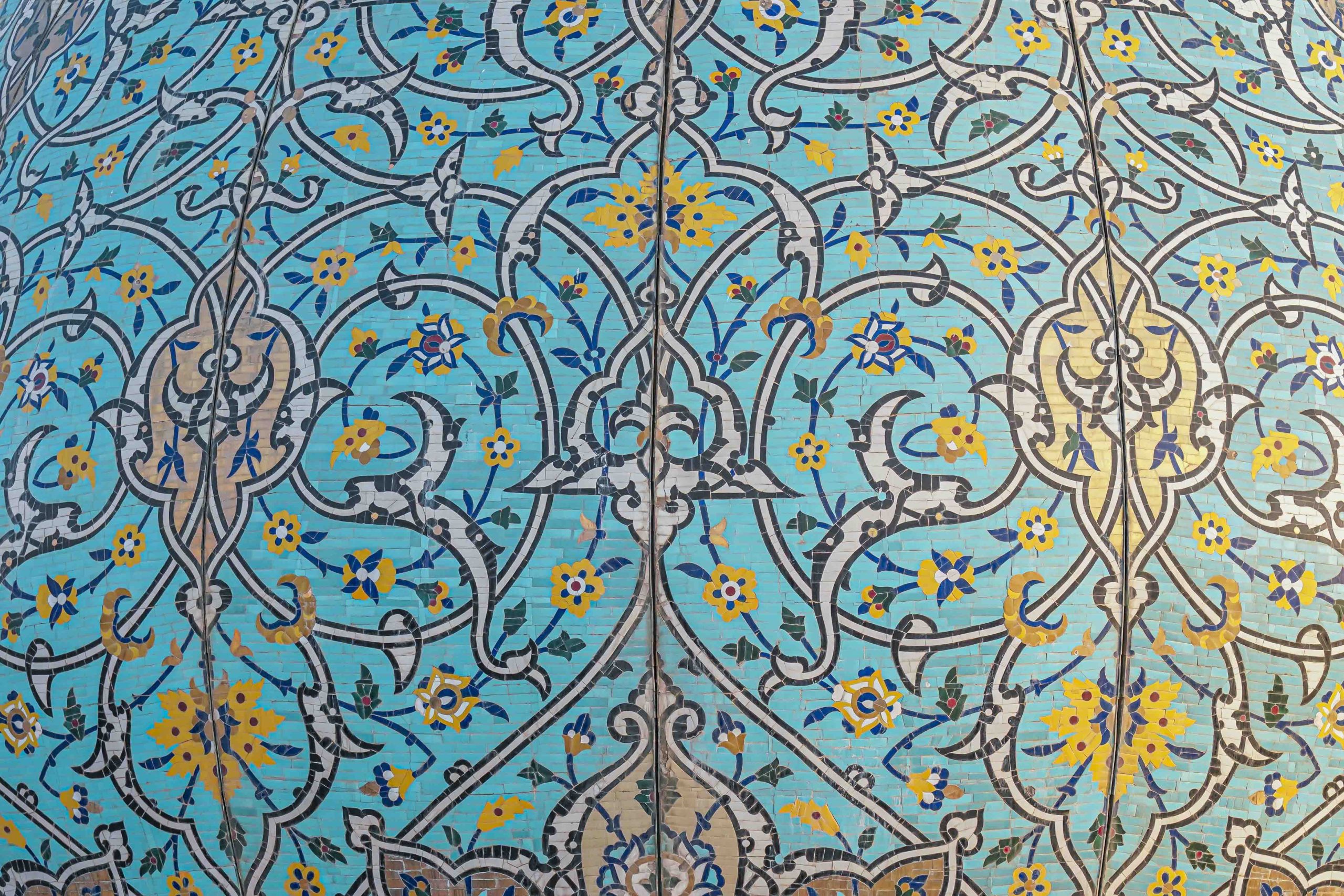 astanahmadi 21 scaled - مجموعه تصاویر و عکس از گنبد و بارگاه آستان مقدس حضرت شاهچراغ علیه السلام