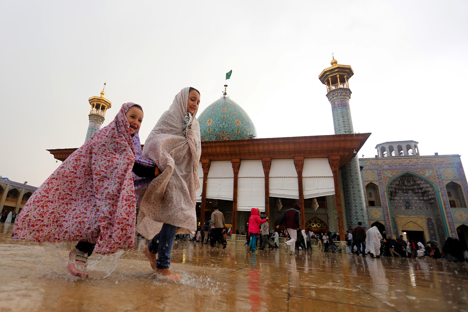 att rain 1500 - 100 عکس هنری و زیبا از حرم مطهر حضرت شاهچراغ علیه السلام