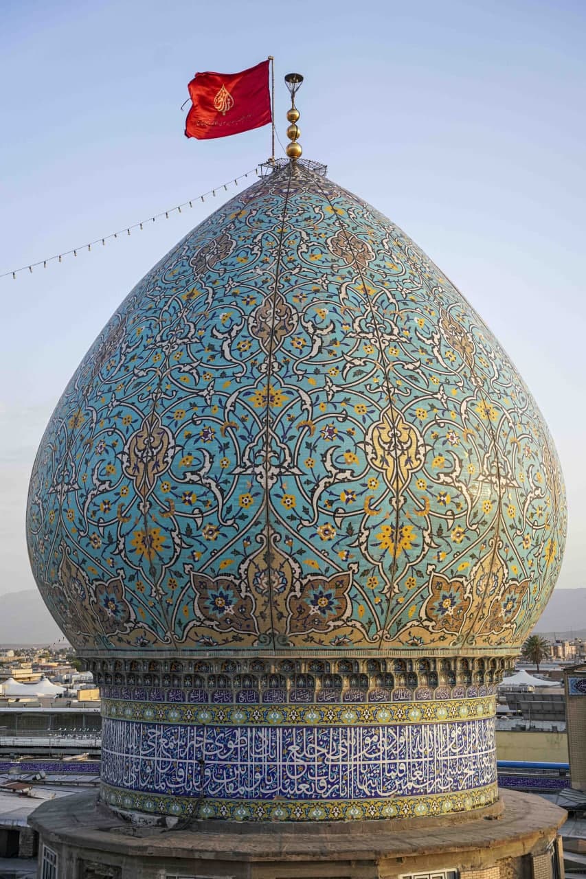 photo 2025 05 01 01 20 29 - مجموعه تصاویر و عکس از گنبد و بارگاه آستان مقدس حضرت شاهچراغ علیه السلام