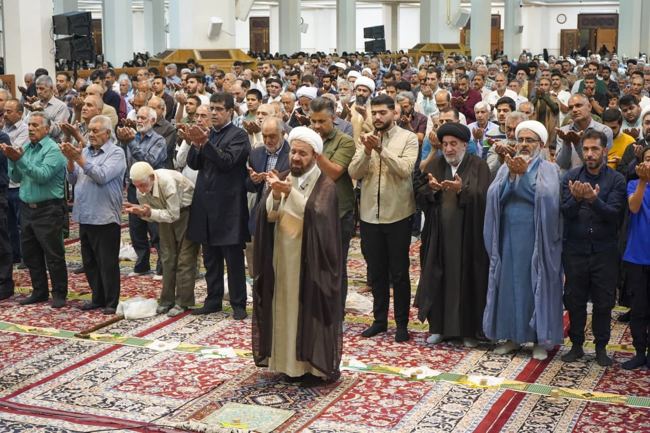 photo 2025 05 04 00 25 41 - تصاویر| مراسم جشن شب بزرگداشت حضرت احمد بن موسی الکاظم شاهچراغ علیه‌السلام در حرم مطهر
