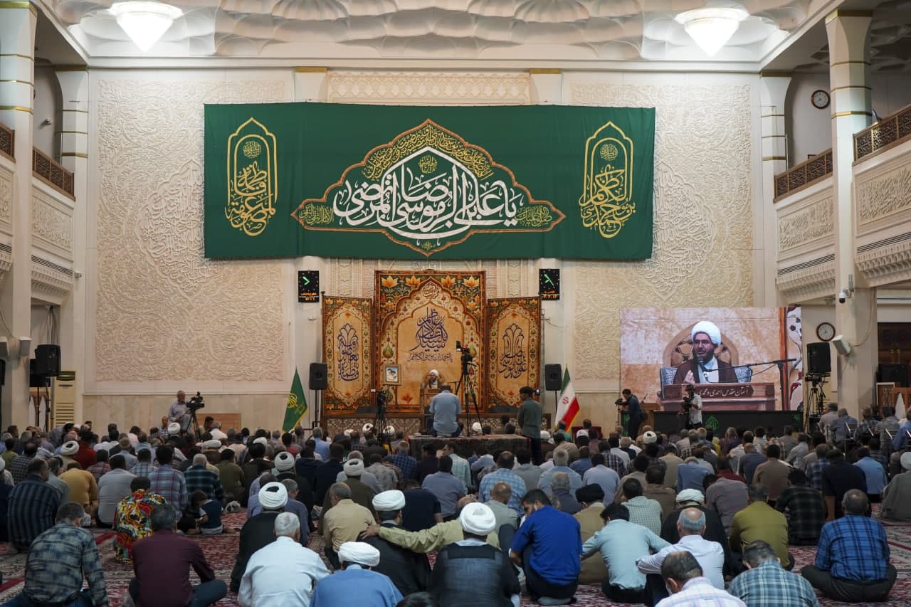 photo 2025 05 04 00 25 48 - تصاویر| مراسم جشن شب بزرگداشت حضرت احمد بن موسی الکاظم شاهچراغ علیه‌السلام در حرم مطهر