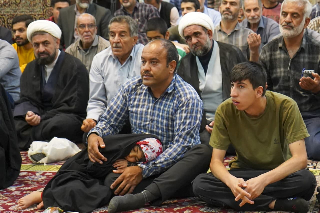 photo 2025 05 04 00 25 49 2 - تصاویر| مراسم جشن شب بزرگداشت حضرت احمد بن موسی الکاظم شاهچراغ علیه‌السلام در حرم مطهر