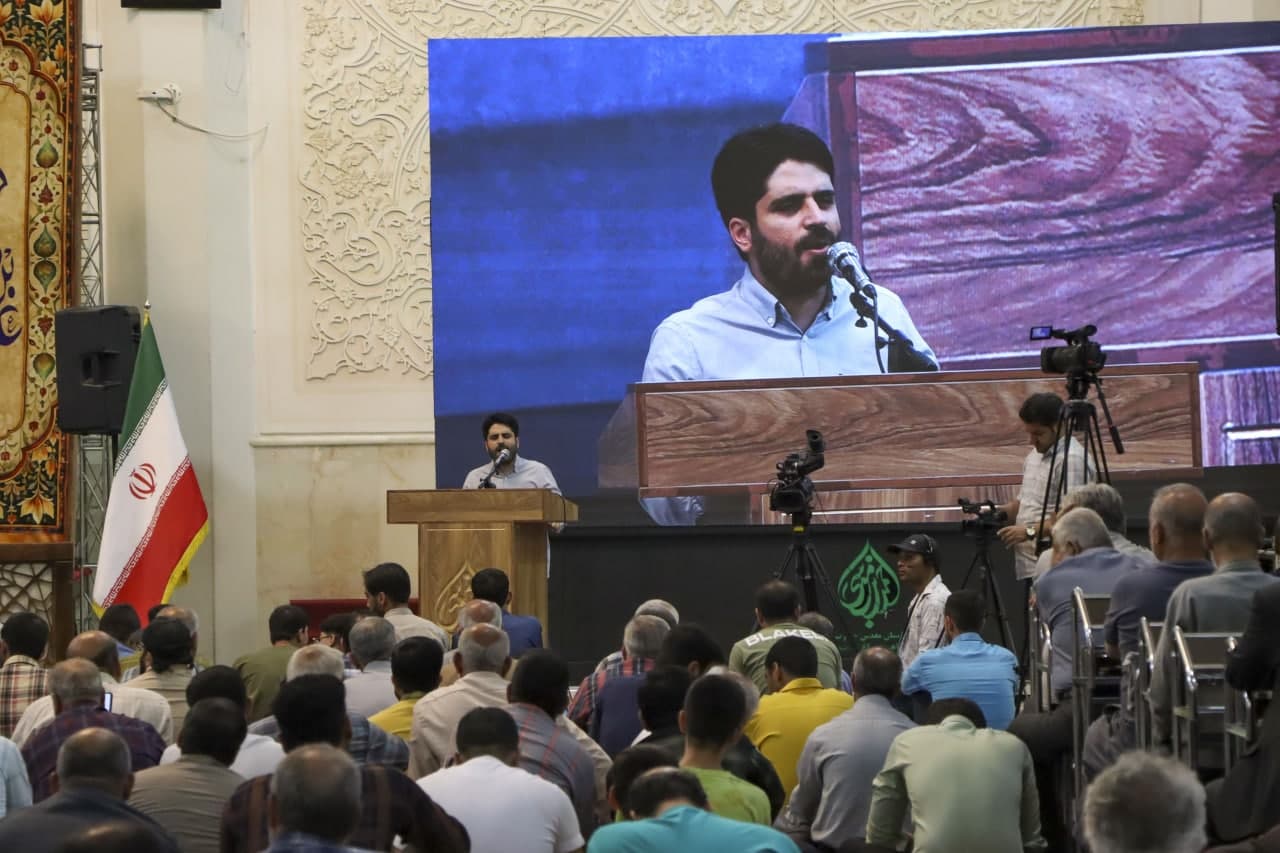 photo 2025 05 04 00 25 51 2 - تصاویر| مراسم جشن شب بزرگداشت حضرت احمد بن موسی الکاظم شاهچراغ علیه‌السلام در حرم مطهر