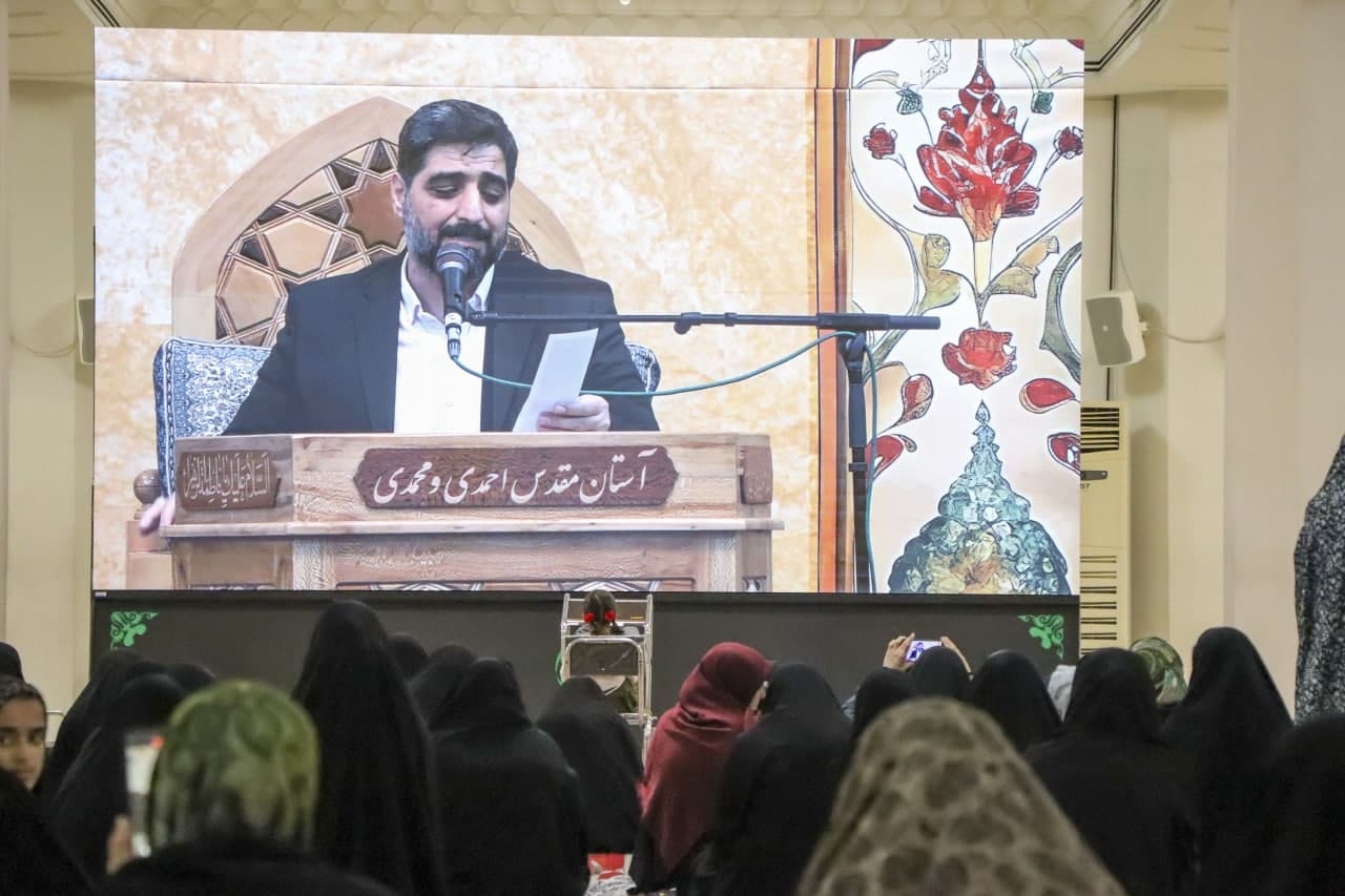 photo 2025 05 04 00 25 51 3 - تصاویر| مراسم جشن شب بزرگداشت حضرت احمد بن موسی الکاظم شاهچراغ علیه‌السلام در حرم مطهر