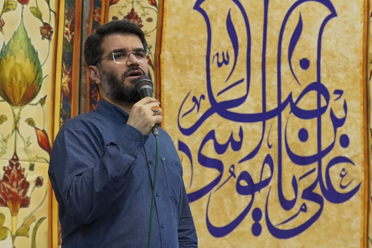 photo 2025 05 04 00 25 51 - تصاویر| مراسم جشن شب بزرگداشت حضرت احمد بن موسی الکاظم شاهچراغ علیه‌السلام در حرم مطهر