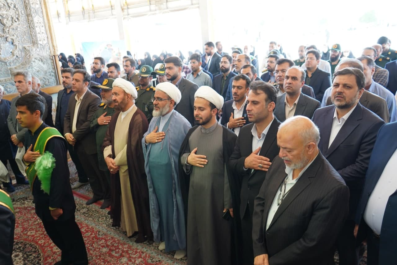 photo 2025 05 04 11 39 58 2 - تصاویر| زائران، خادمان و مسئولان با حضور در آستان حضرت شاهچراغ علیه‌السلام، عرض ارادت کردند و پیمان خادمی خود را از نو بستند.