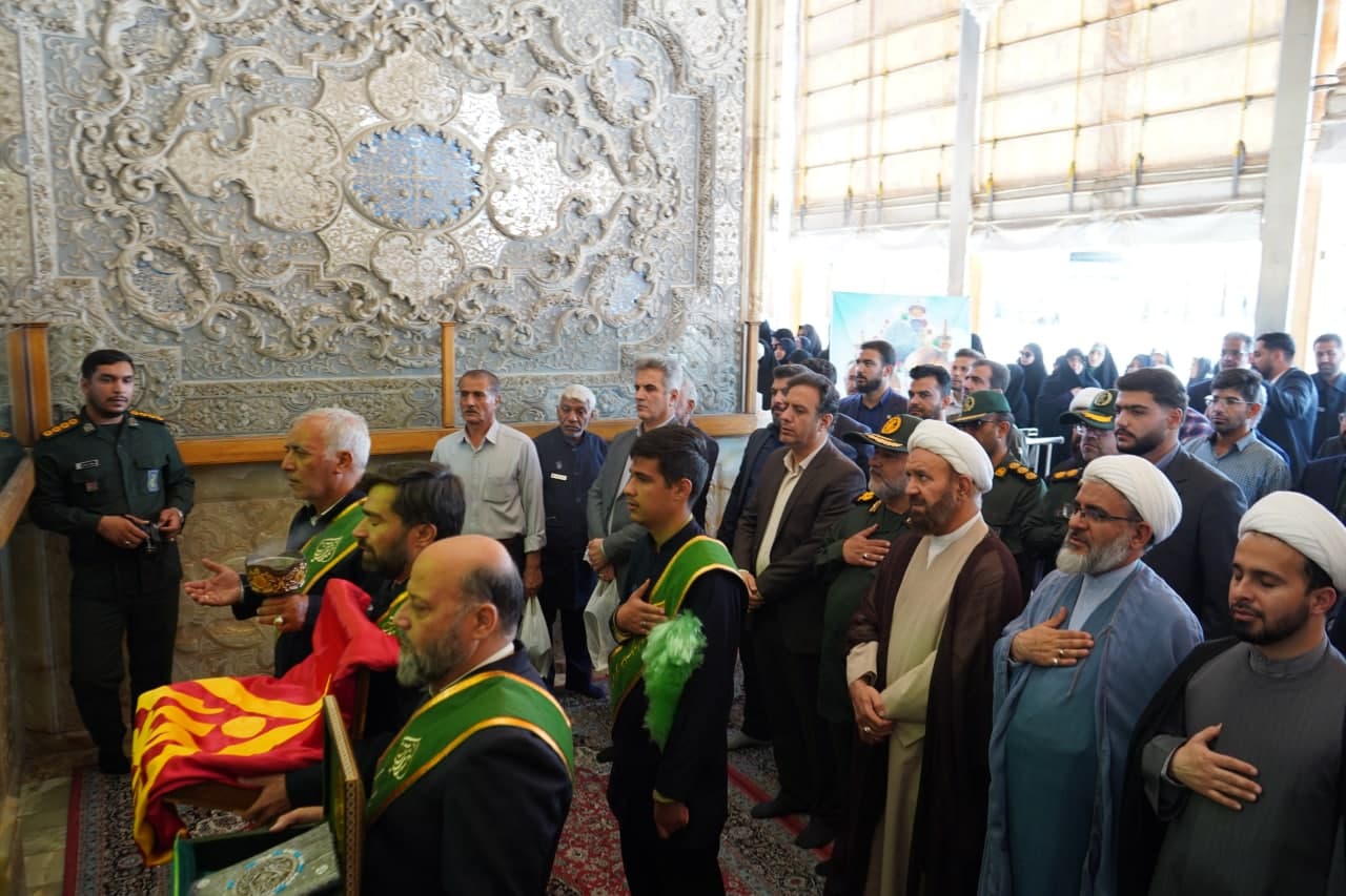 photo 2025 05 04 11 39 58 - تصاویر| زائران، خادمان و مسئولان با حضور در آستان حضرت شاهچراغ علیه‌السلام، عرض ارادت کردند و پیمان خادمی خود را از نو بستند.