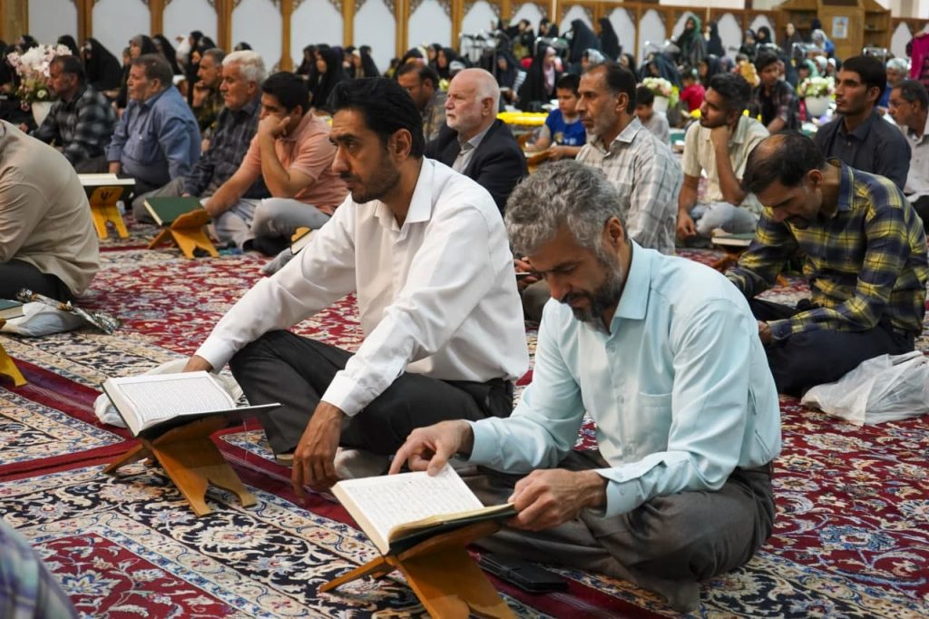 photo 2025 05 05 22 14 56 1024x682 - چهاردهمین محفل انس با قرآن کریم «بُشری» به مناسبت بزرگداشت حضرت احمد بن موسی الکاظم شاهچراغ علیه السلام
